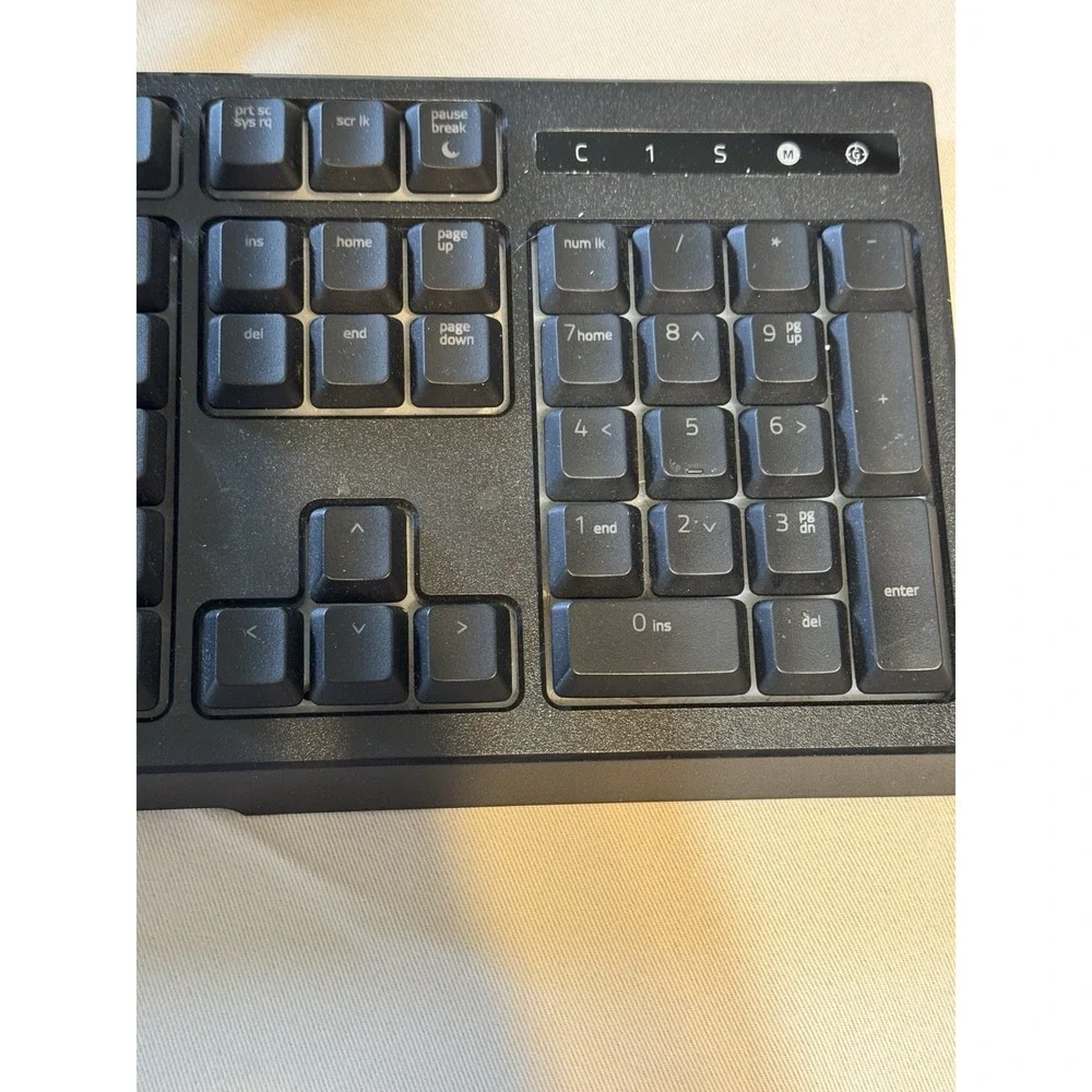 Razer RZ03-0204 Ornata Chroma Keyboard ~VIDEO~Wired. Backlit Keys.